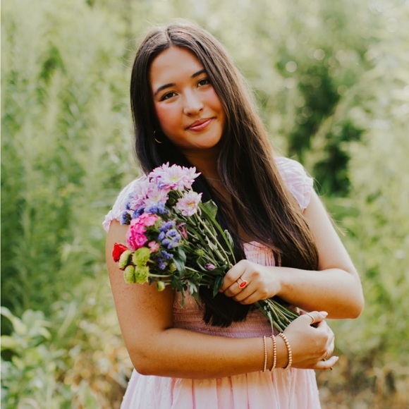 Meet your Posher, Ava - Picture 1 of 1